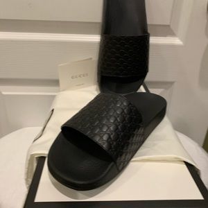 GUCCI - Microguccissima Soft Nero Slide